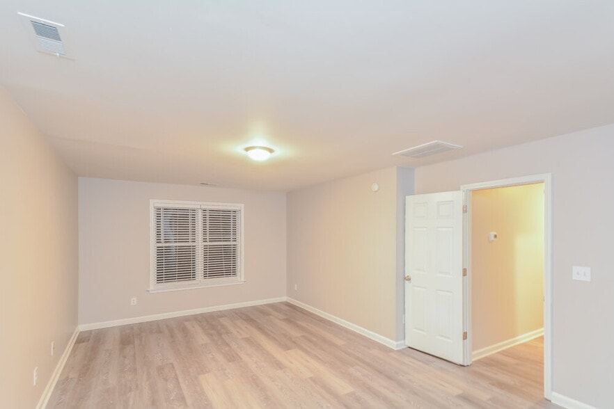 Building Photo - 141 Pearson Place