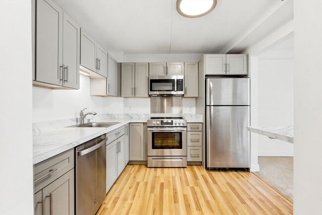 Building Photo - 100 Cove Way