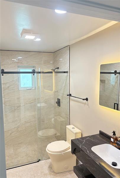 Building Photo - 751 Hollywood Blvd