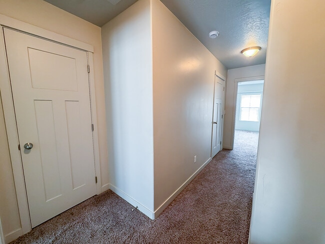 Building Photo - 699 E 355 N