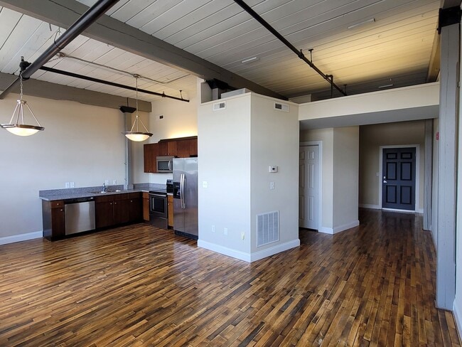 Building Photo - 109 N Hayne St