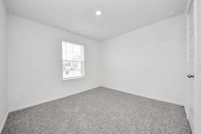 Building Photo - 342 Amy St