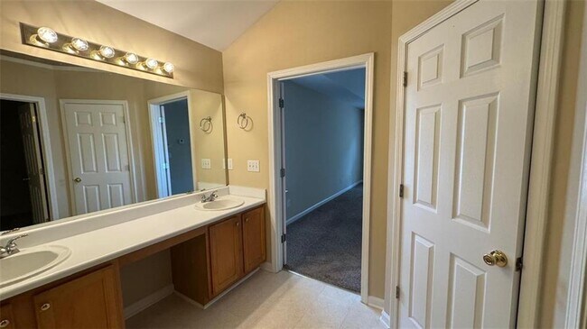 Building Photo - 2537 Howell Farms Way NW