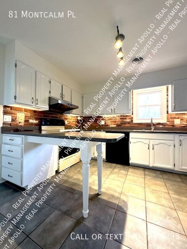 Building Photo - 81 Montcalm Pl