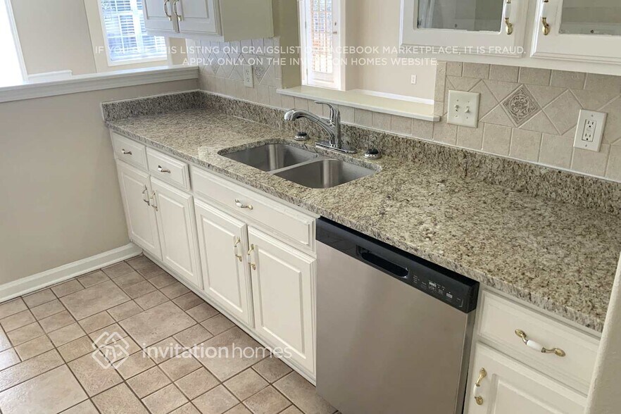 Building Photo - 101 Hunters Chase