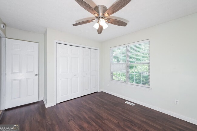 Building Photo - 3905 Saddlecreek Dr