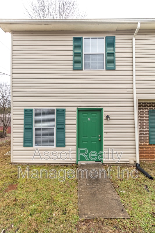 Building Photo - 9157 Cedarpark Ln NW