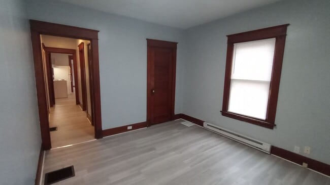 Building Photo - 1816 Woodlawn Ave