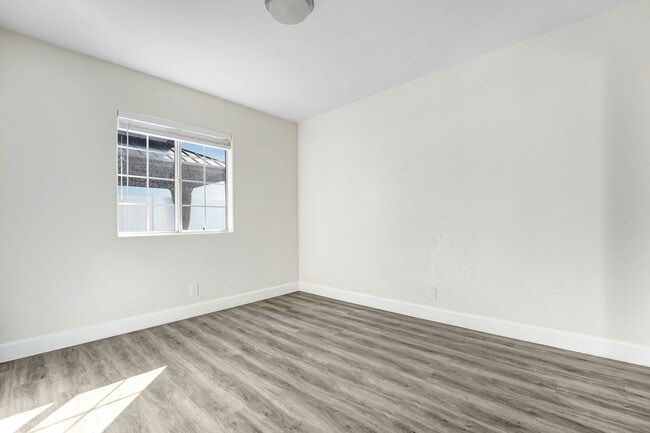 Building Photo - Secluded 3/2 in the heart of Sylmar