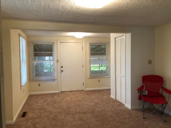 Building Photo - 1 bedroom/1 bath off Harrietts Bluff