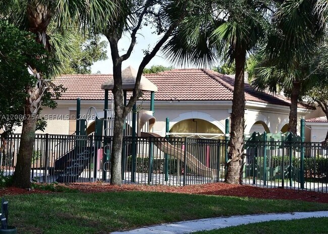 Building Photo - 2451 Centergate Dr