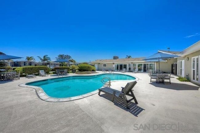 Building Photo - 6550 Ponto Dr