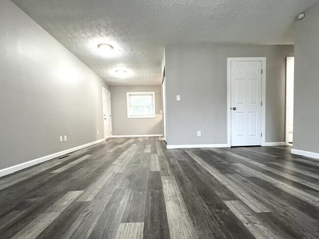 Building Photo - 77 Brookhaven Dr