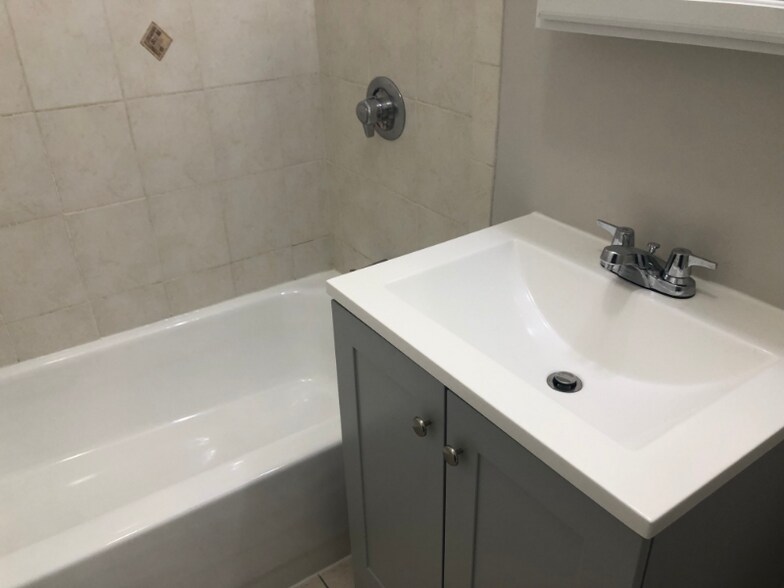 Building Photo - 5110 Palisade Ave