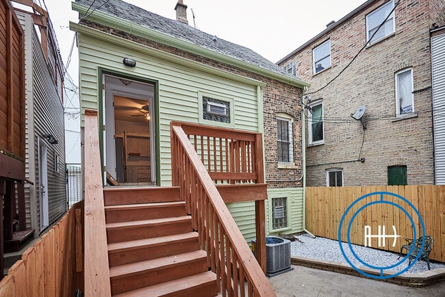 Building Photo - 2144 N Bell Ave