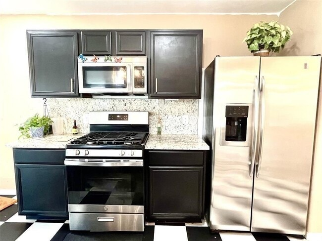 Building Photo - 19111 Canaras Ct