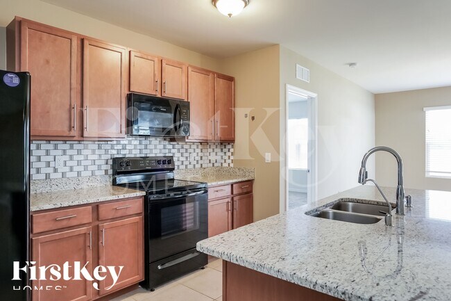 Building Photo - 1110 NW 24th Pl