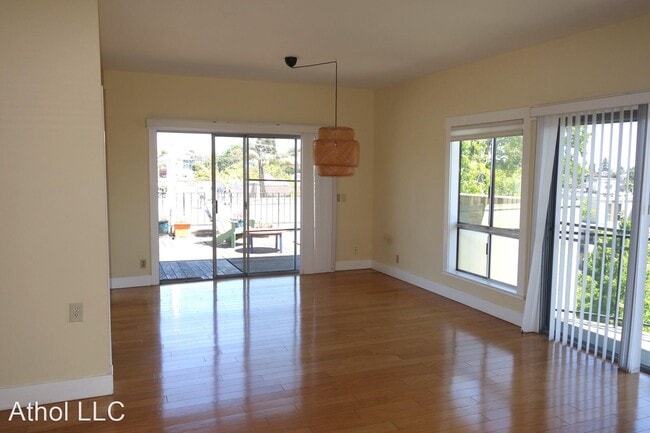 Building Photo - 201 Athol Ave