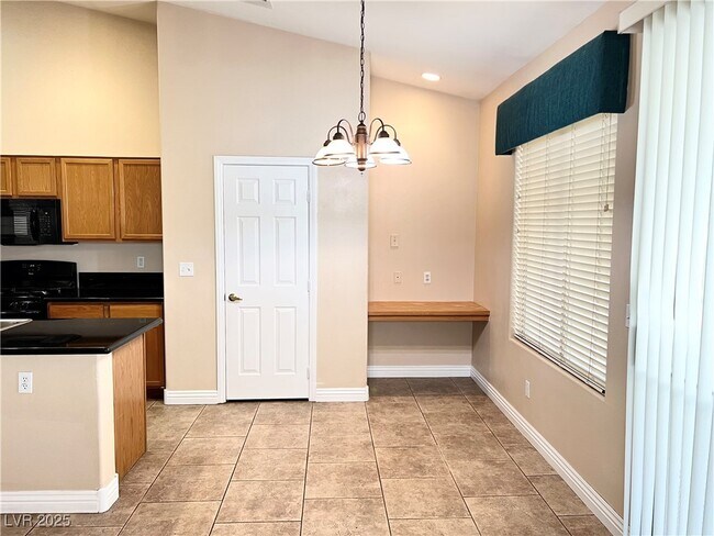 Building Photo - 258 Whitewater Village Ct
