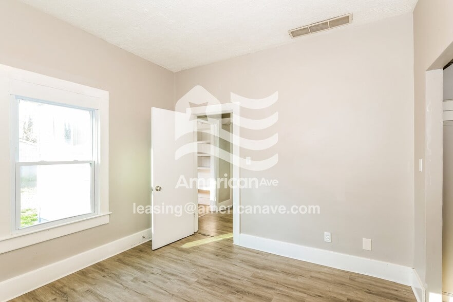 Building Photo - 624 Dresden Ave