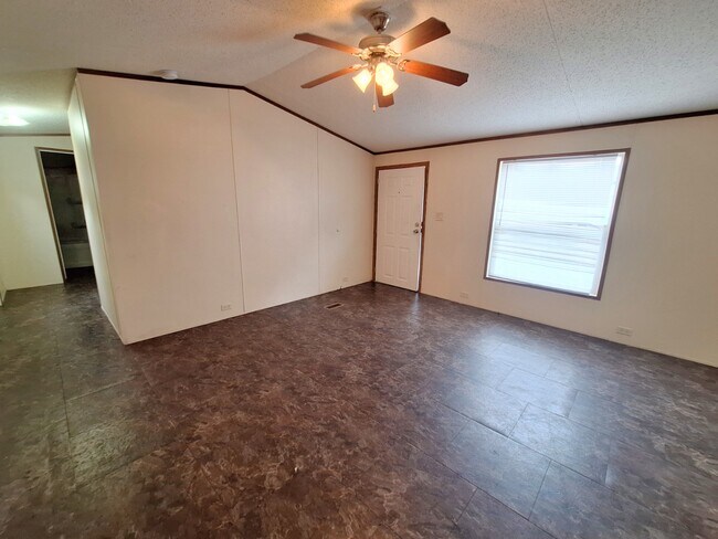 Building Photo - 1134 Kelly Dr