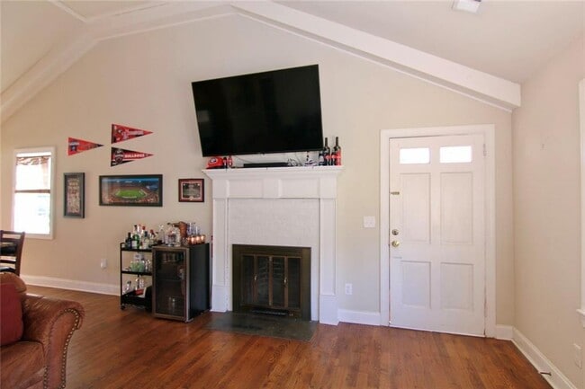 Building Photo - 2565 Camille Dr NE