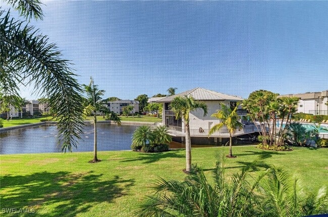 Building Photo - 788 Park Shore Dr