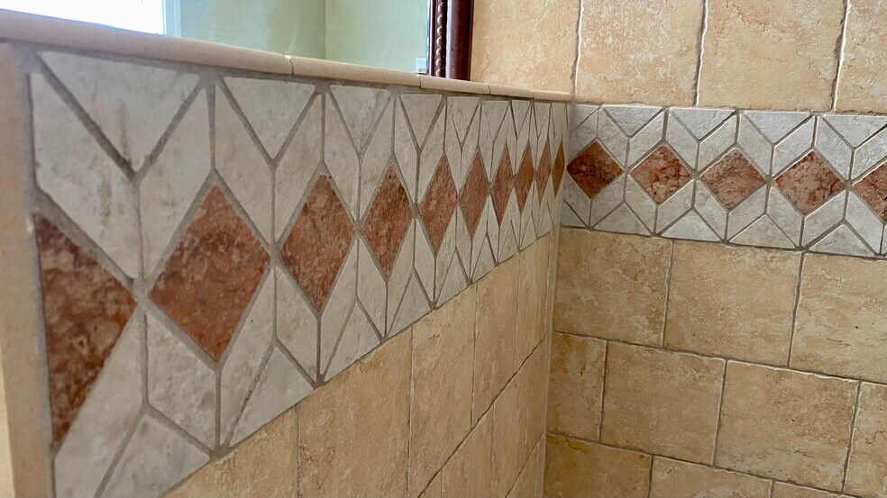 Tile detail - 2223 Noble St