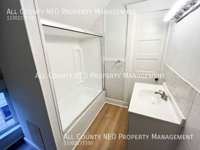 Building Photo - 3431 W 49th St