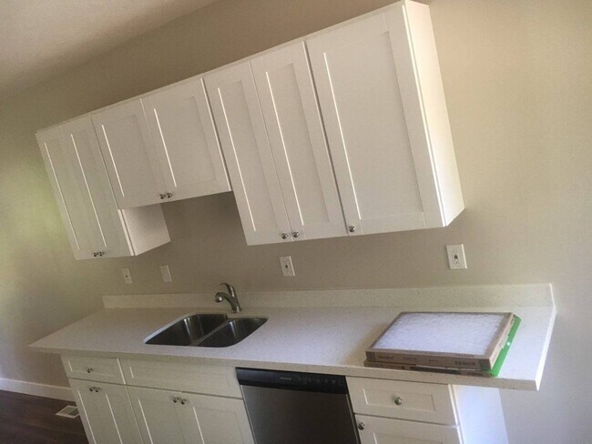 Building Photo - 719 S 500 E