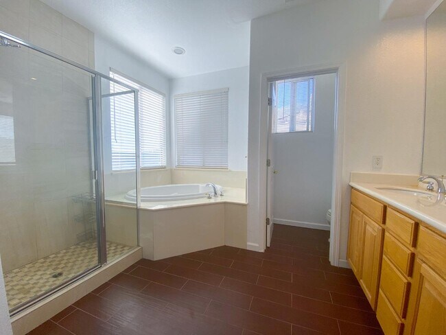 Building Photo - 15 Parkridge Cir