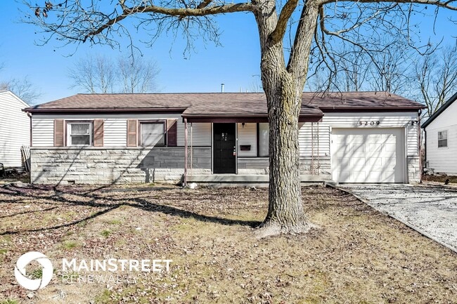 Building Photo - 5209 E White Ln