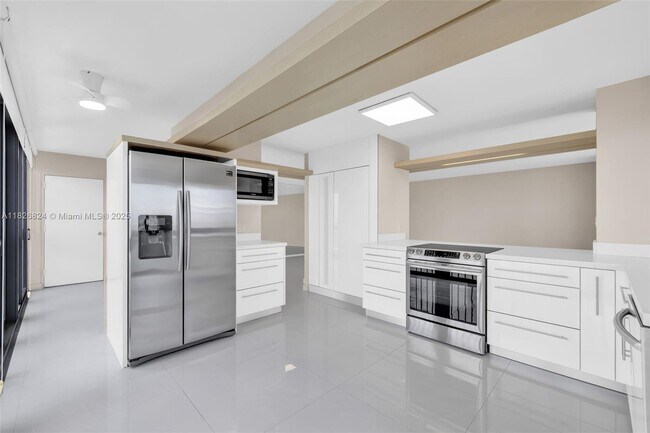 Building Photo - 2333 Brickell Ave