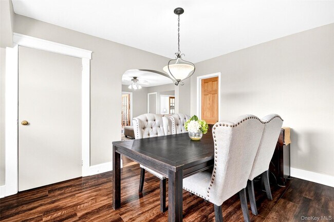 Building Photo - 109 Broadway