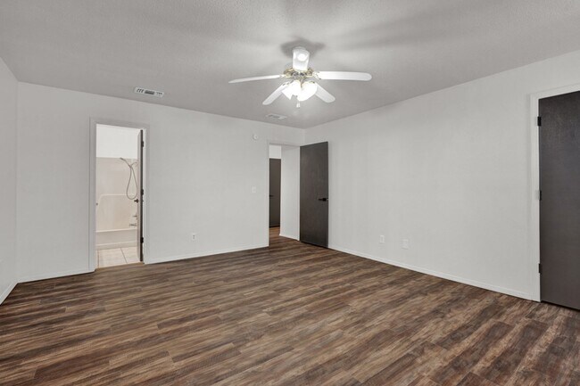 Building Photo - Townhome for Lease!