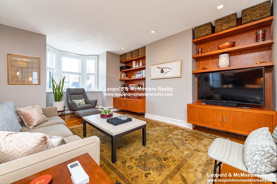 Building Photo - 83 E Brookline St