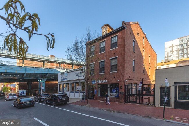 Building Photo - 209 N 3rd St