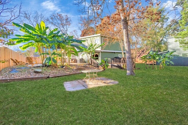 Building Photo - 107 Lazy Trail