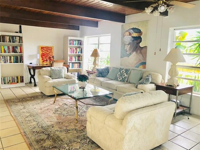 Primary Photo - 230 Lake Ct