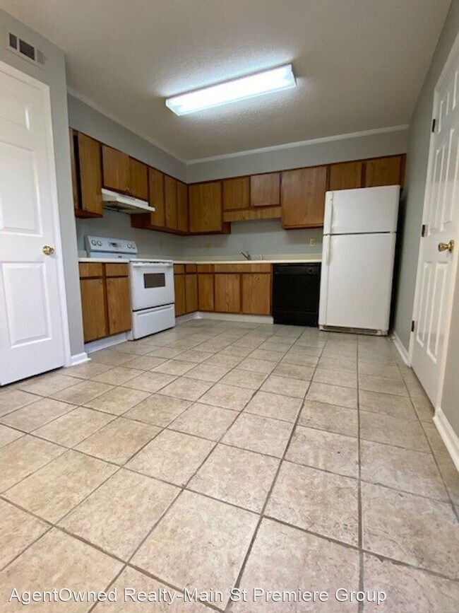 Building Photo - 2 br, 1.5 bath House - 7874 Nummie Court