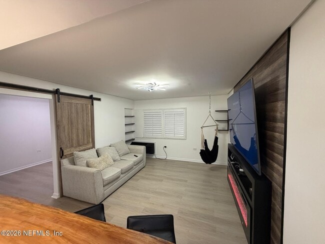 Building Photo - 222 14th Ave N