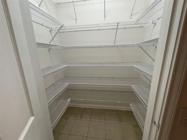 Building Photo - 3517 Bronco Bend Loop