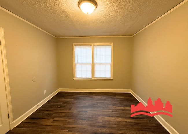 Building Photo - Introducing our fully renovated 2BR/1BA ho...