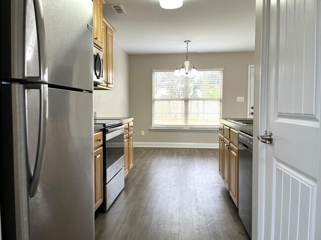 Building Photo - 241 Shadow Ct SW