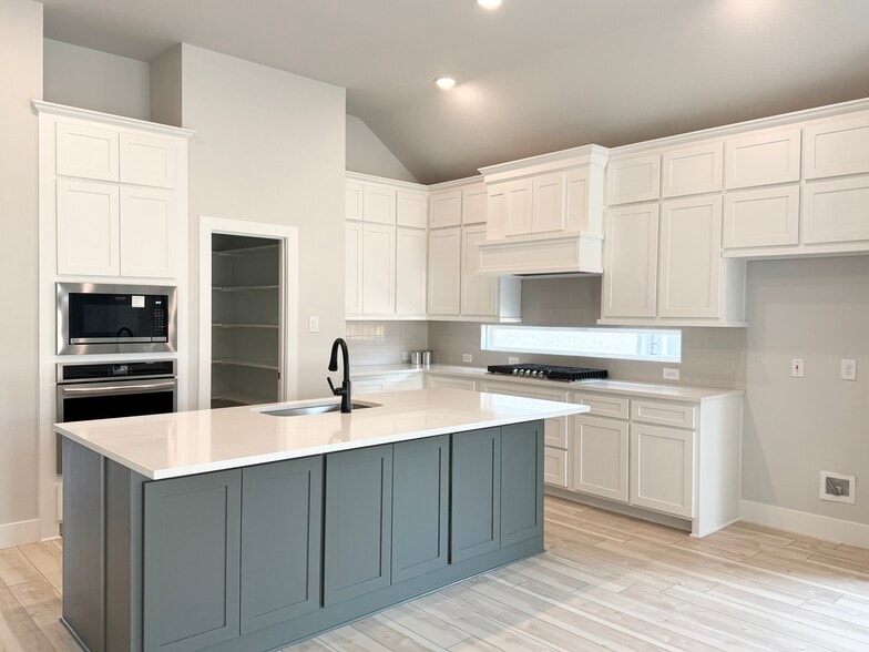 Building Photo - 6113 Tahoe Winds Dr