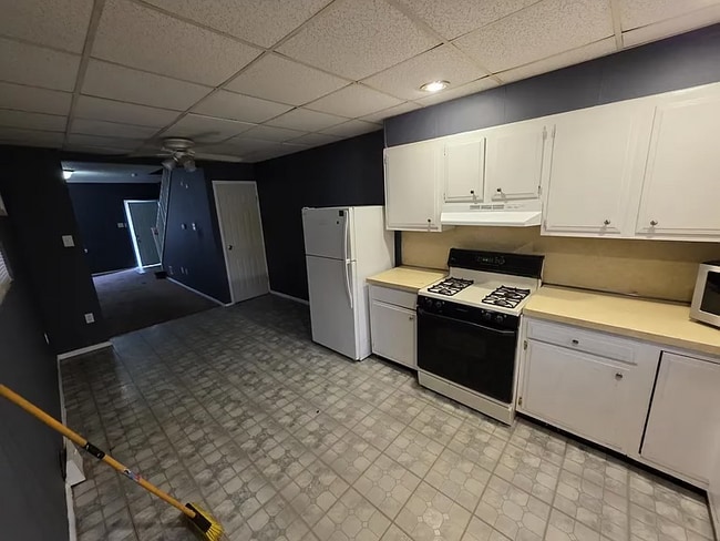Building Photo - 1611 S Etting St