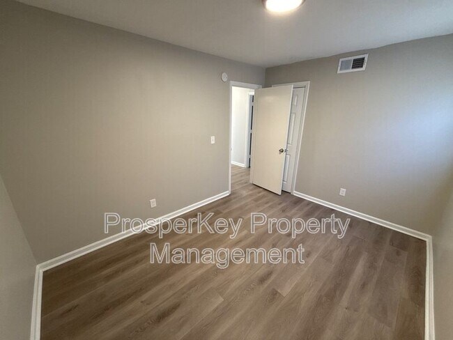 Building Photo - 1401 Coffee Ct