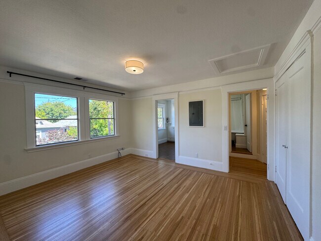 Building Photo - 443 62nd St