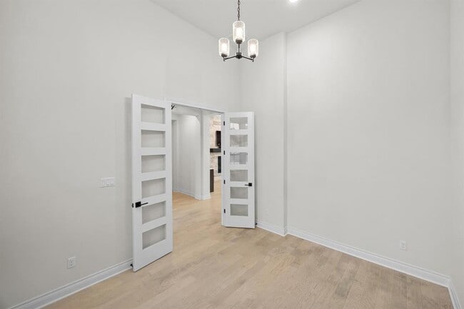 Building Photo - 116 Stardusty