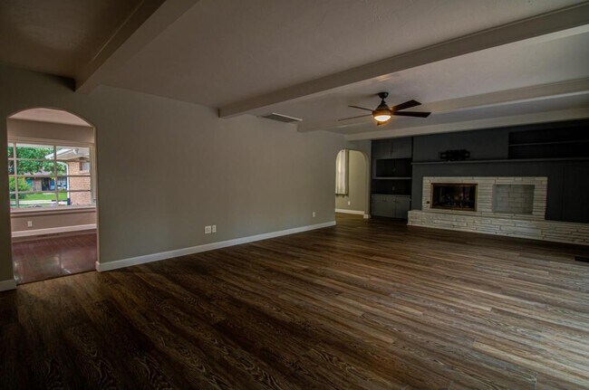 Building Photo - 3225 Elmwood Ave